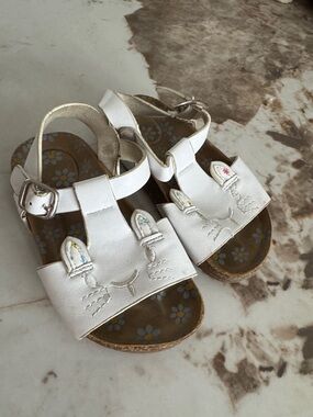 White Toddler Girl Sandals with Cat Appliqué